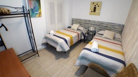 https://pensionlaestacion.com/jomres/uploadedimages/1/rooms/4/thumbnail/pe12-hab-1-02.jpg